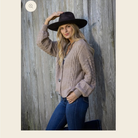 Cotton & Rye Western Roper Cabochon Cardigan in Oatmeal - Picture 1 of 6